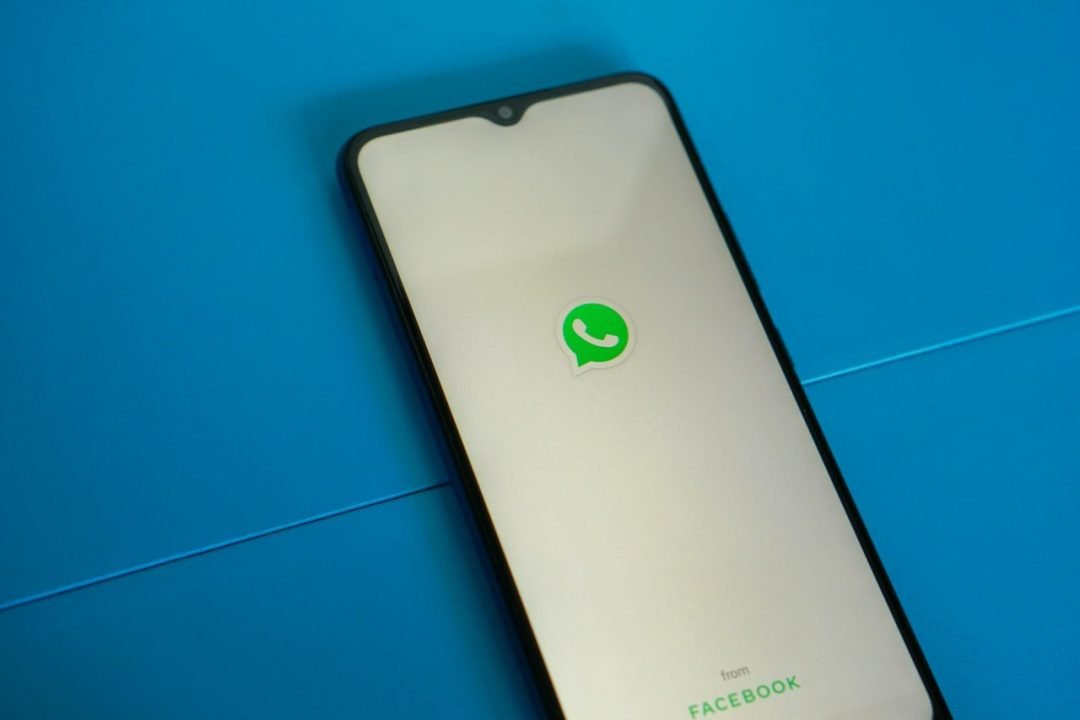 6 Cara Membuat Story WhatsApp agar Tidak Pecah